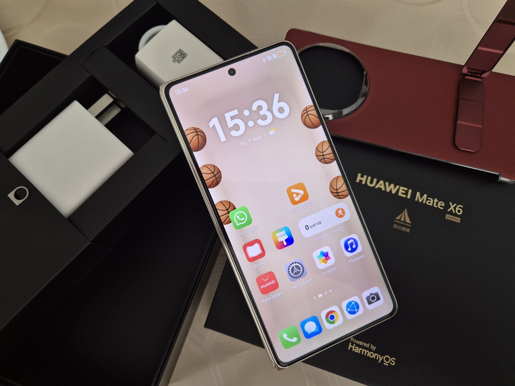 Huawei Mate X6, раскладушкв