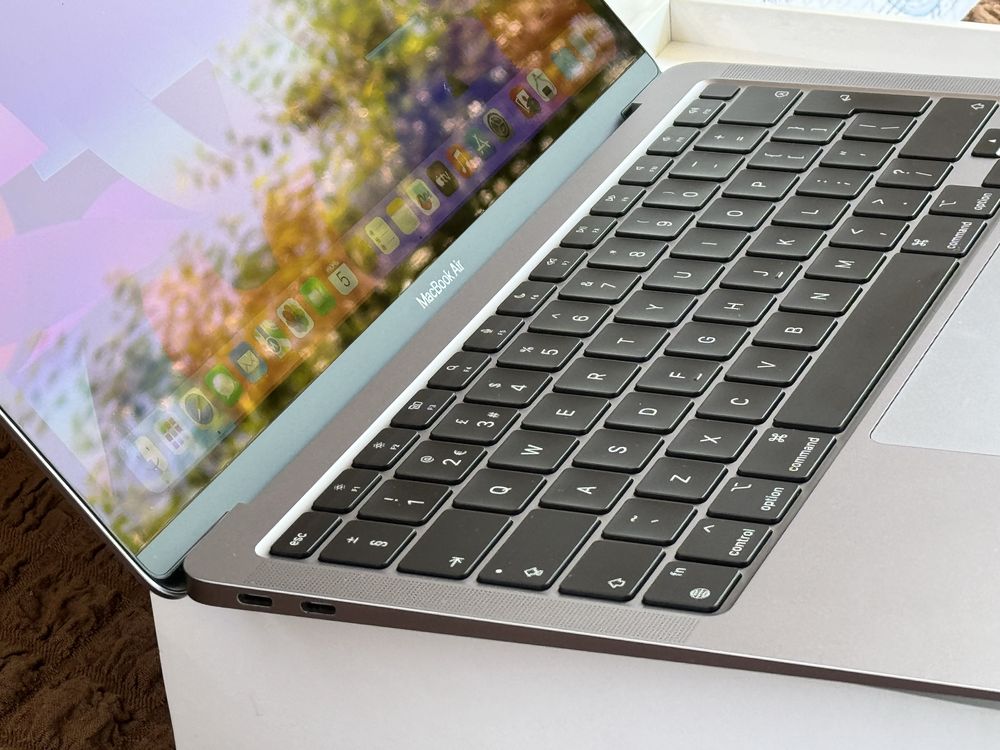 Apple MacBook Air 13 M1 Chip 2022 EAC!цикл 81/SSD256GB/OZU8GB идеал