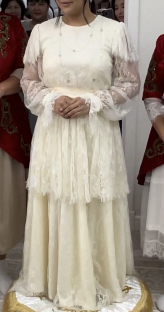 Кружевное платье