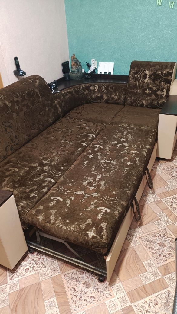 Продам угловой диван