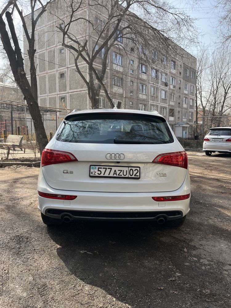 Продам Audi Q5 2.0 TFSI, 211 л.с., полный привод quattro.