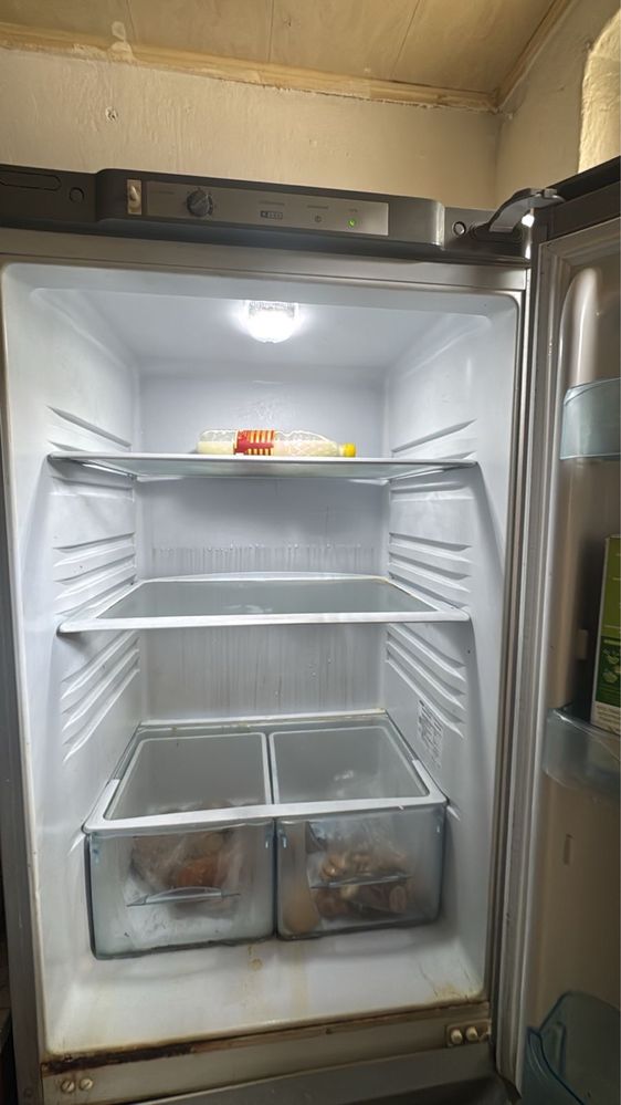 Продам холодильник
