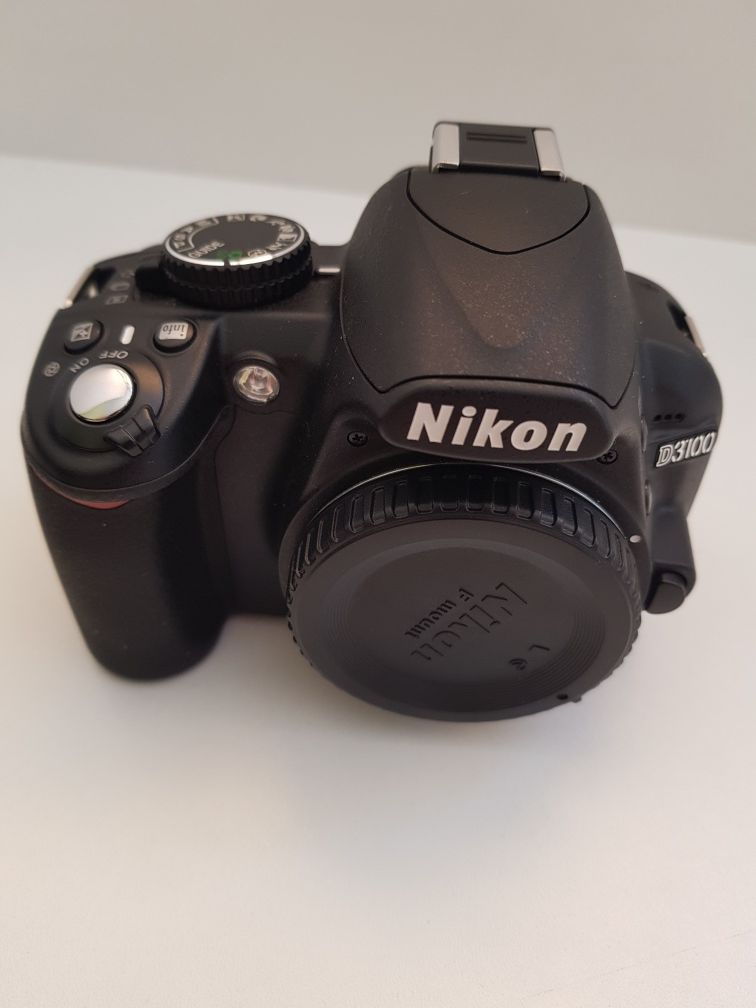 Nikon D3100