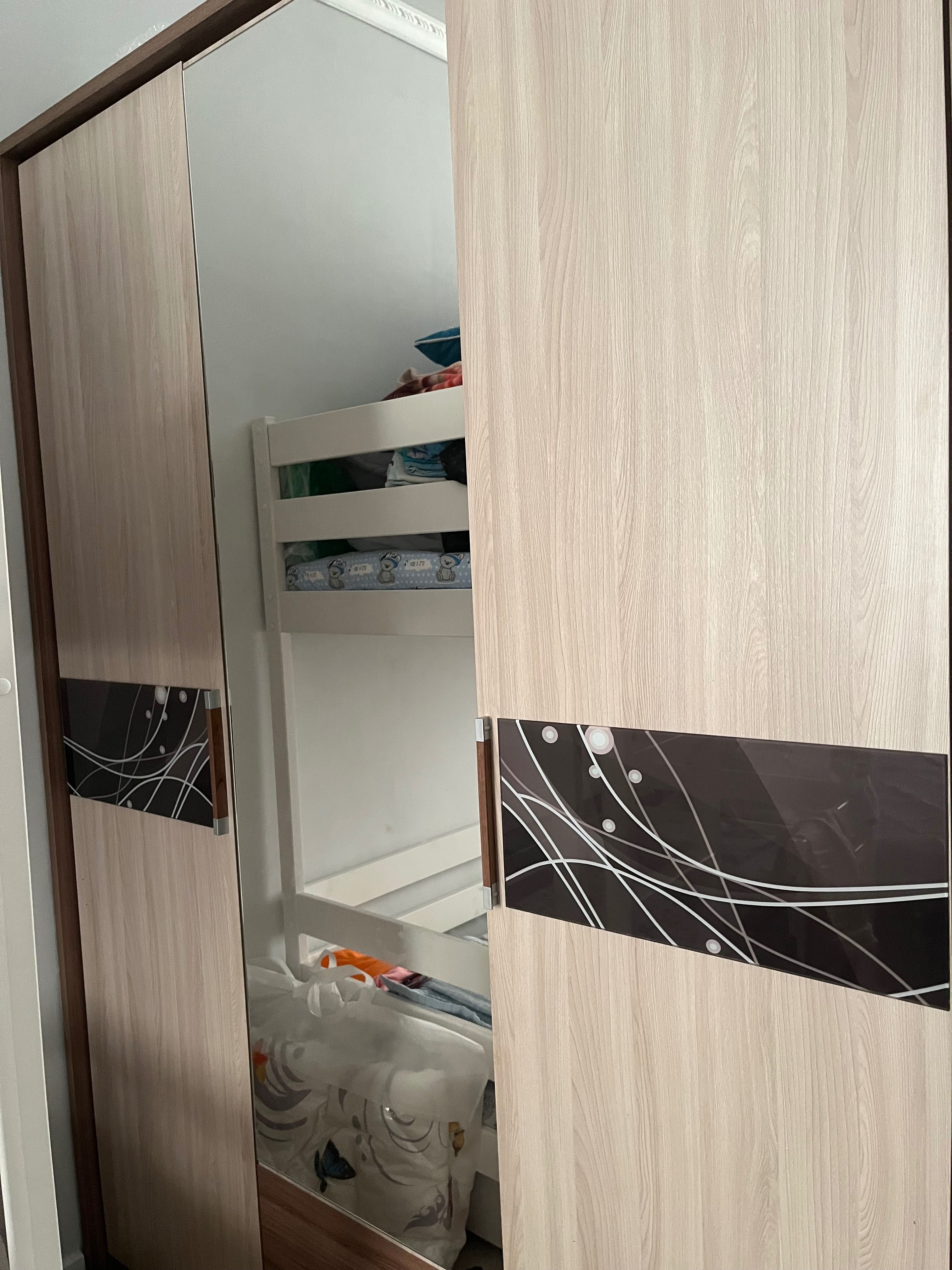 Срочно продам шкаф