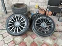 245/45 R19 продам диски с шиной для БМВ 7