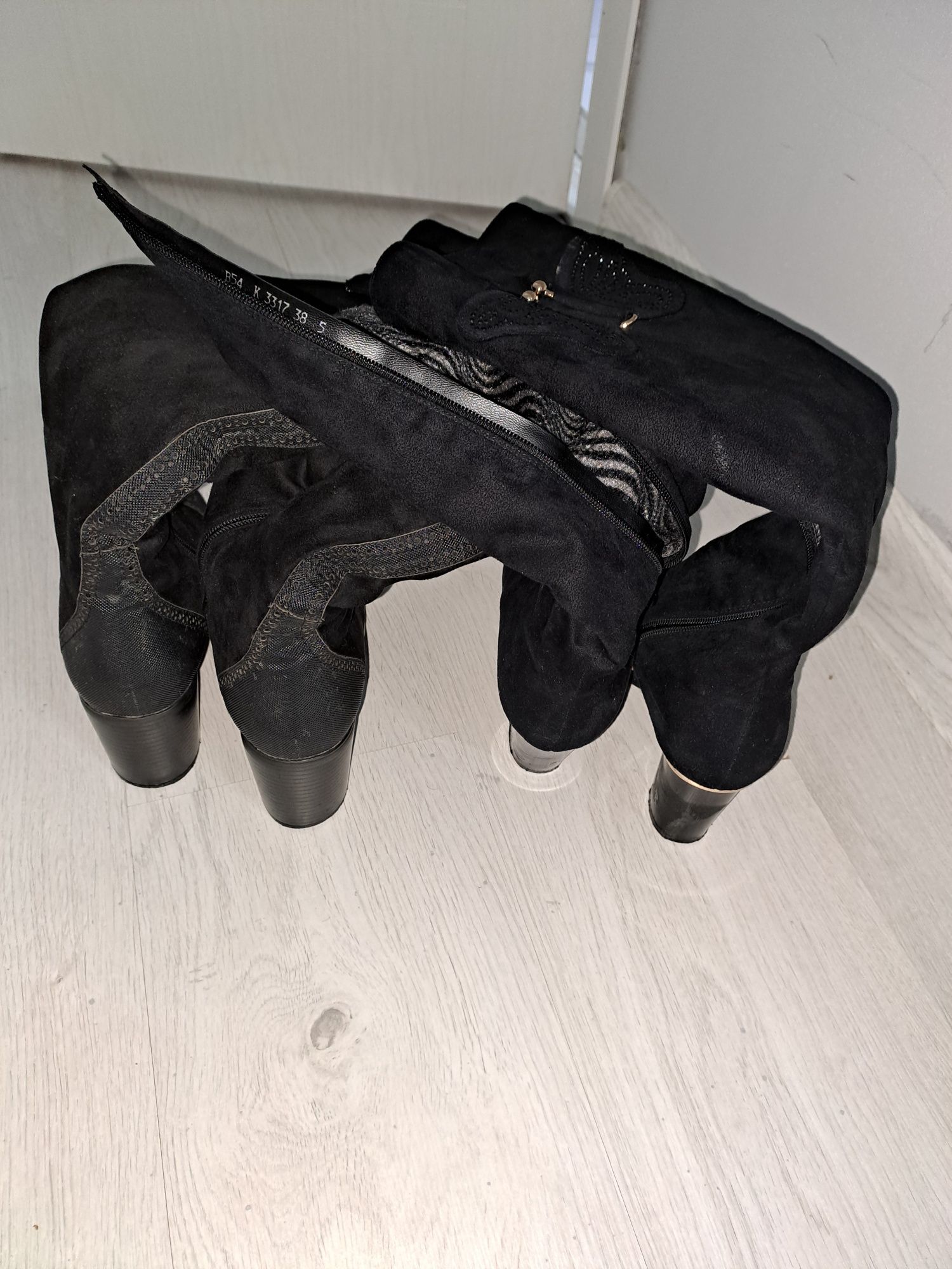 Продаю женские сапоги заишевые