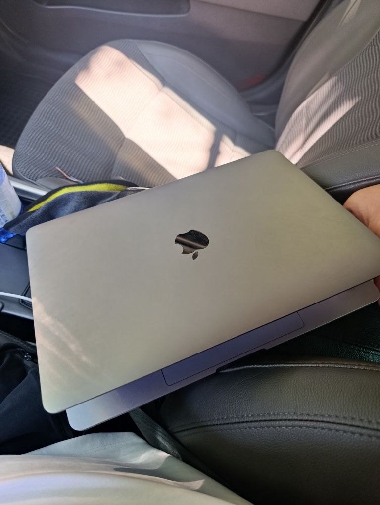 Mac book pro 256 gb