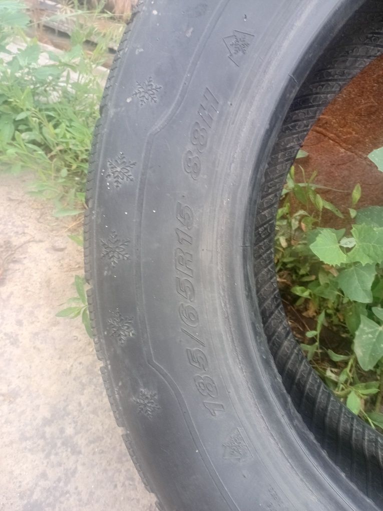 Продам бу резина зимняя 185/65R15