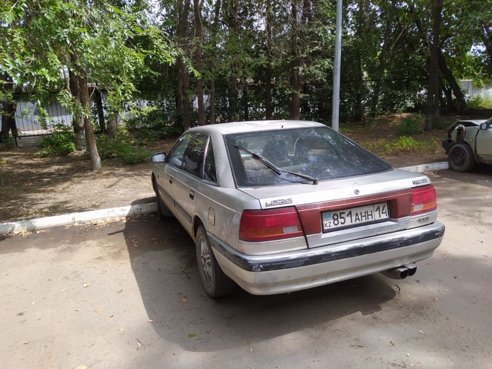 Продам  срочноМазду 626