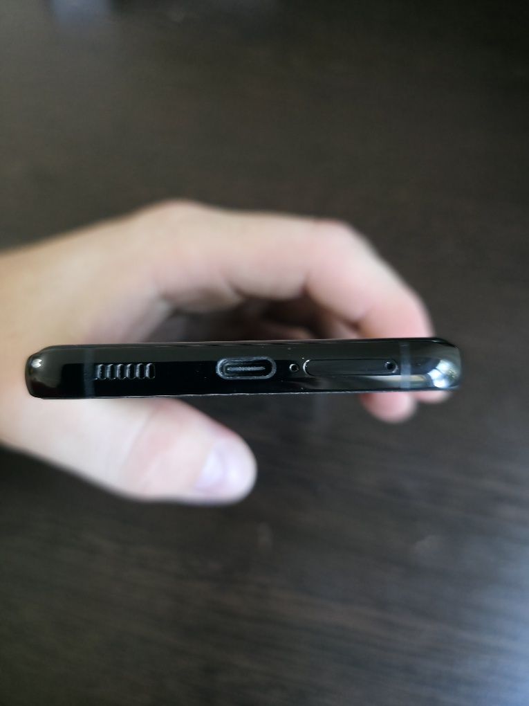 Продам Samsung S21 ultra в идеальном состоянии