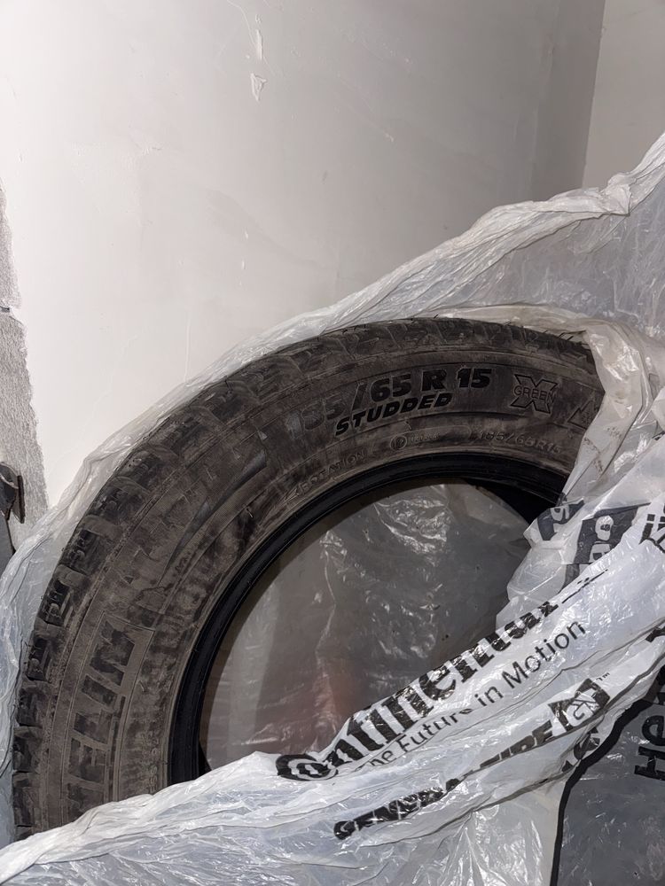 Зимние шины 185/65 15 Michelin