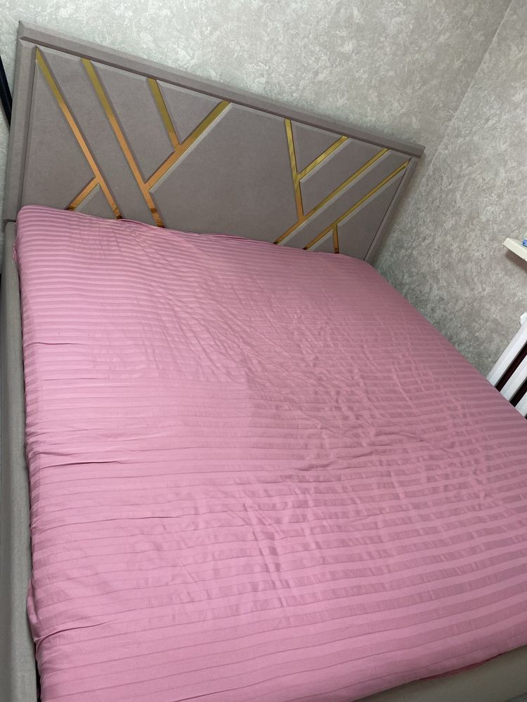 Кровать двуспальная