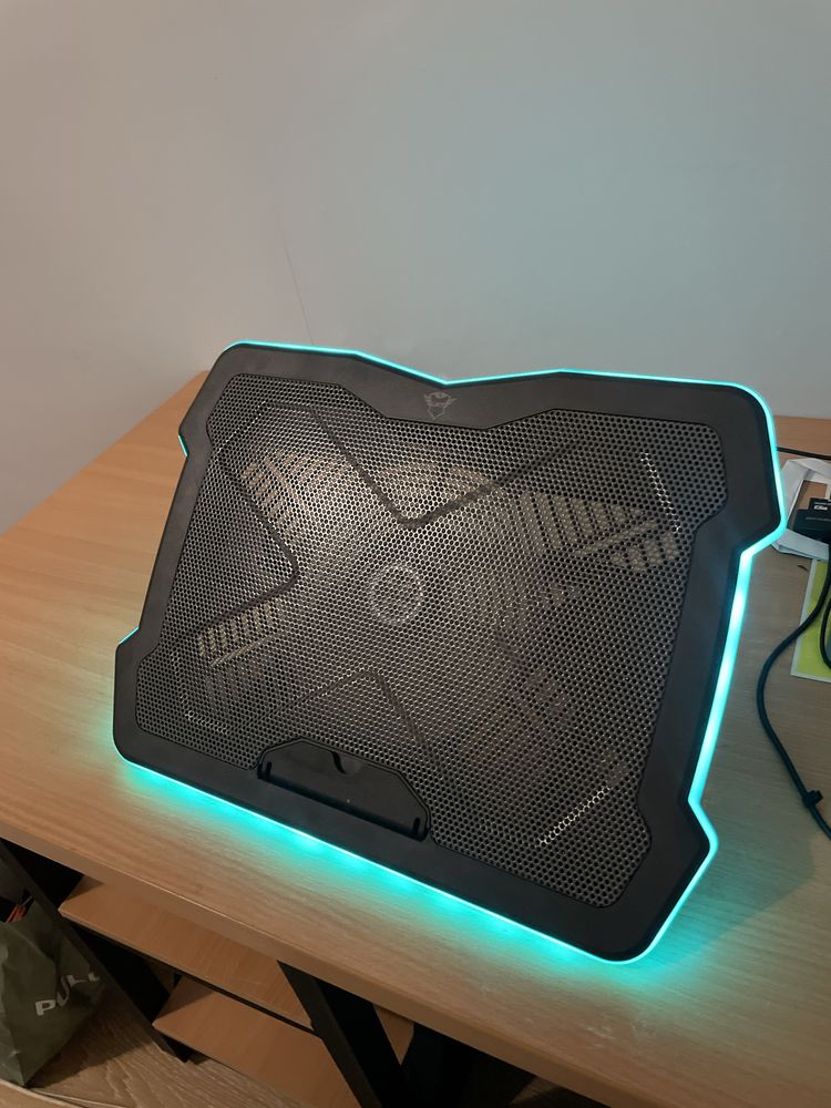 Подставка для ноутбука GXT 1126 AURA