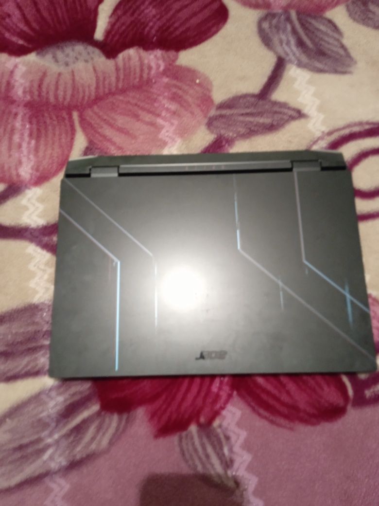 Aser nitro 5 почти новый