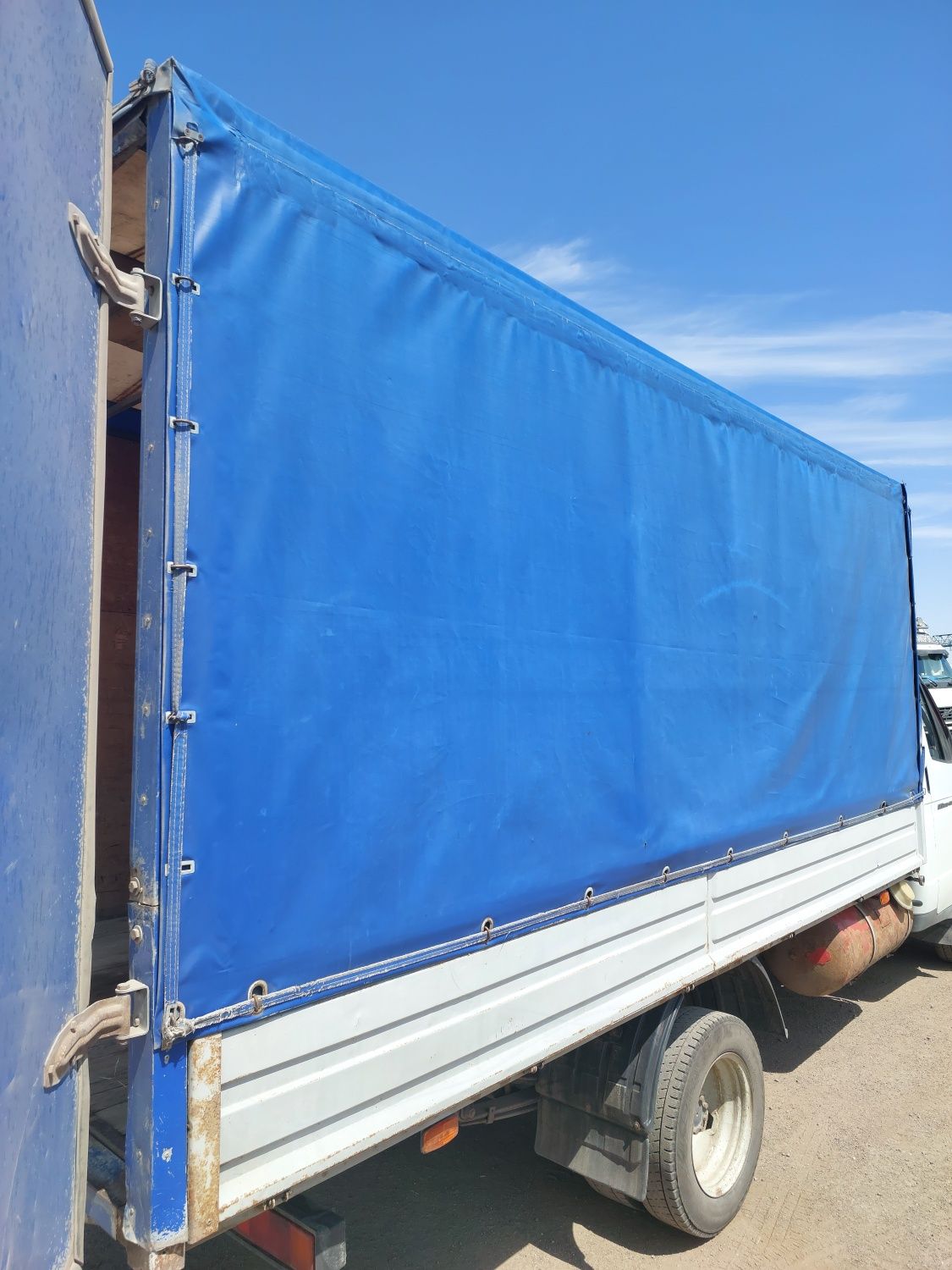 Продам будку на газель 4.2х2х2