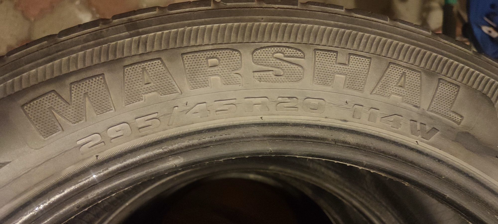 Комплект шин 4шт 295/45 R20 Б/У