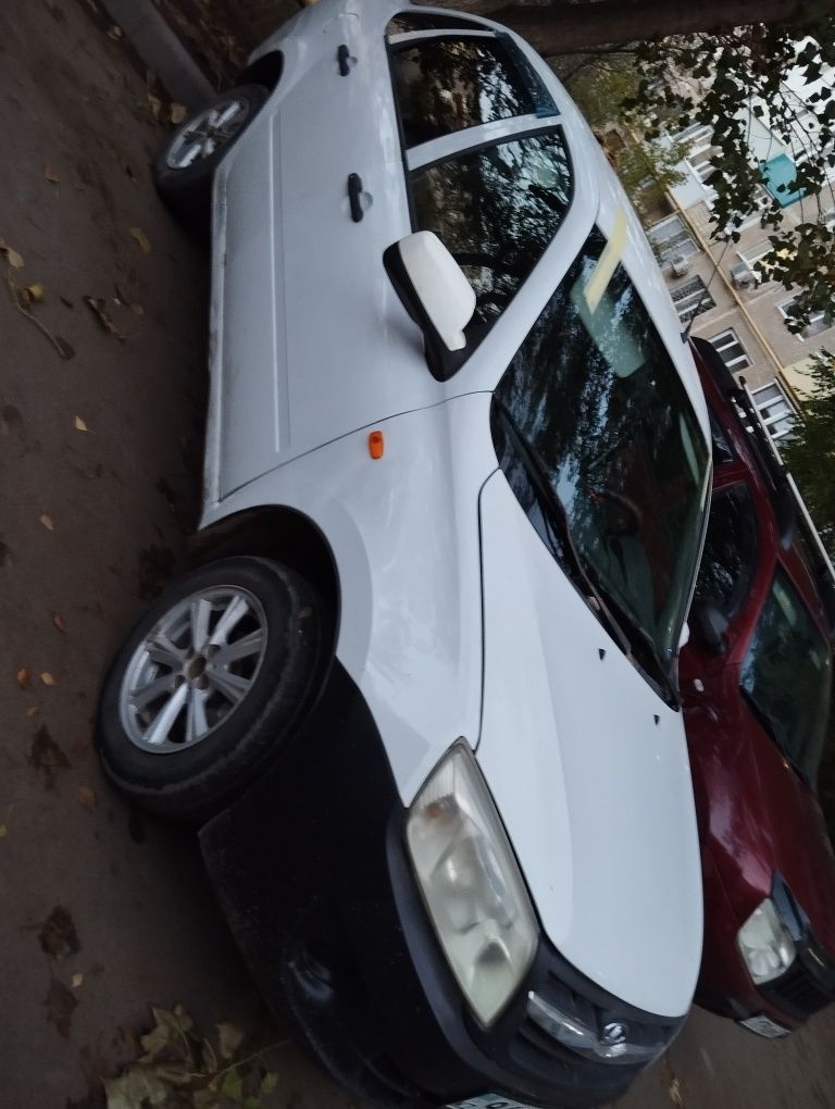 Продам автомобиль,на ходу ,