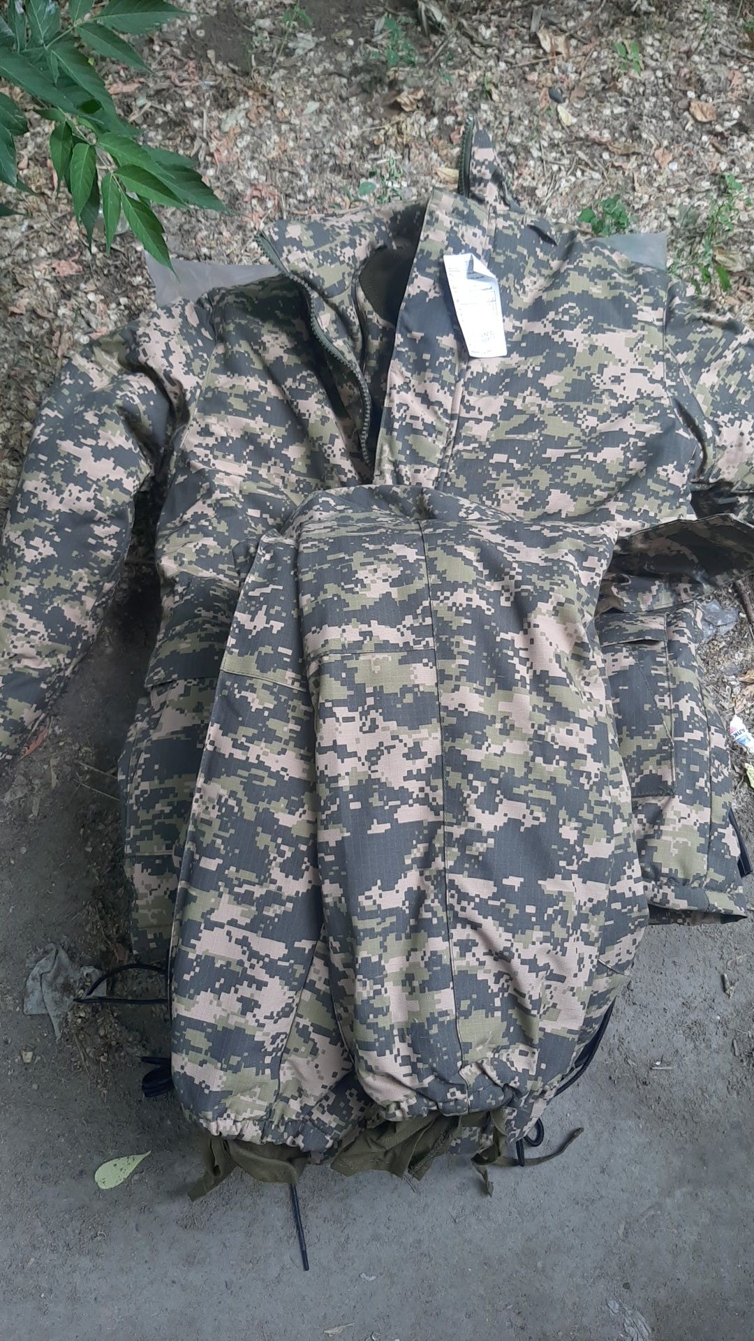 Продам военную одежду. Обувь, форму. Все новое.