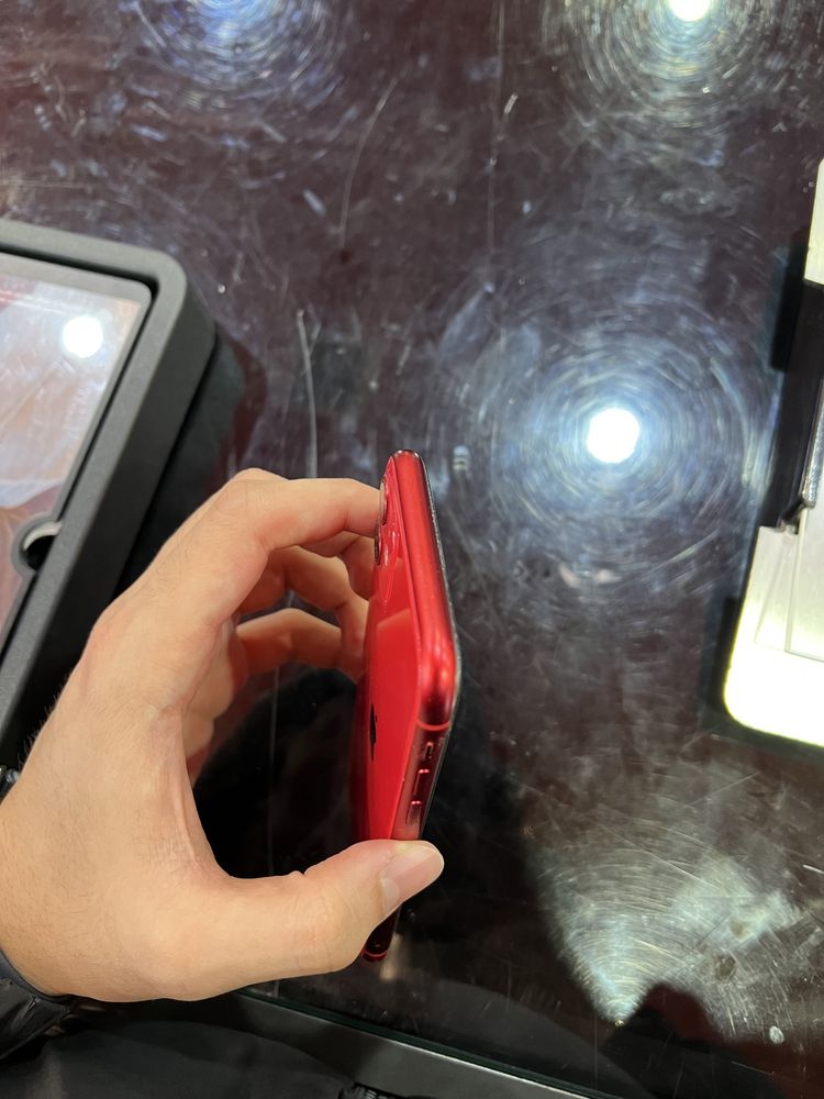 Айфон 11 red 64 gb