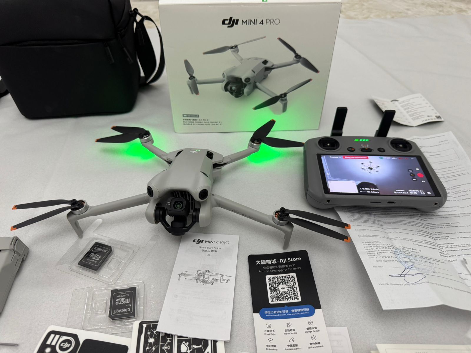 Дрон DJI Mini 4 Pro Fly More Combo Plus (DJI RC 2) белый