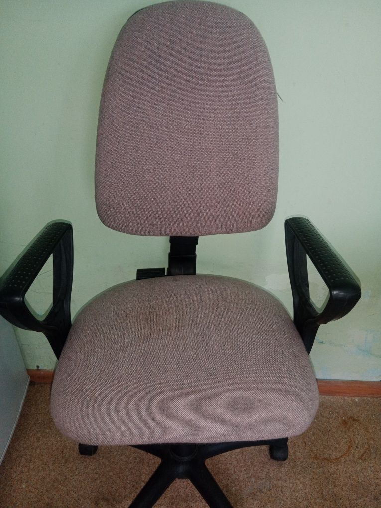 продам компьютерное кресло