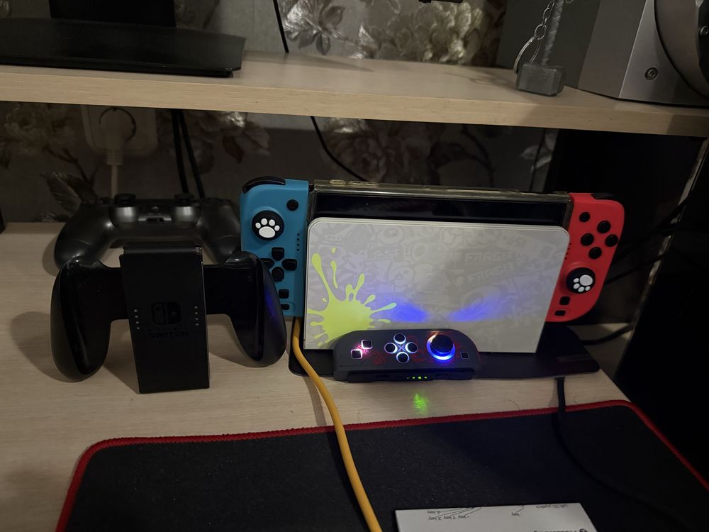 Продам прошитую nintendo switch oled