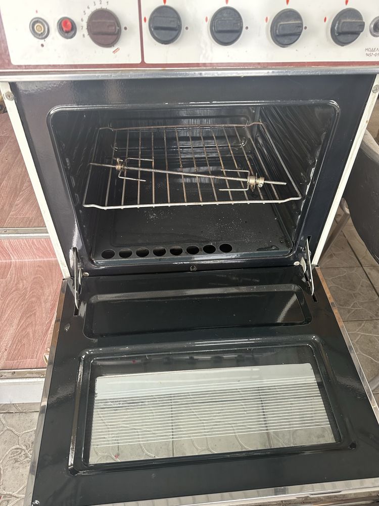 Продам газовую плиту с духовкой (СССР, рабочая)
