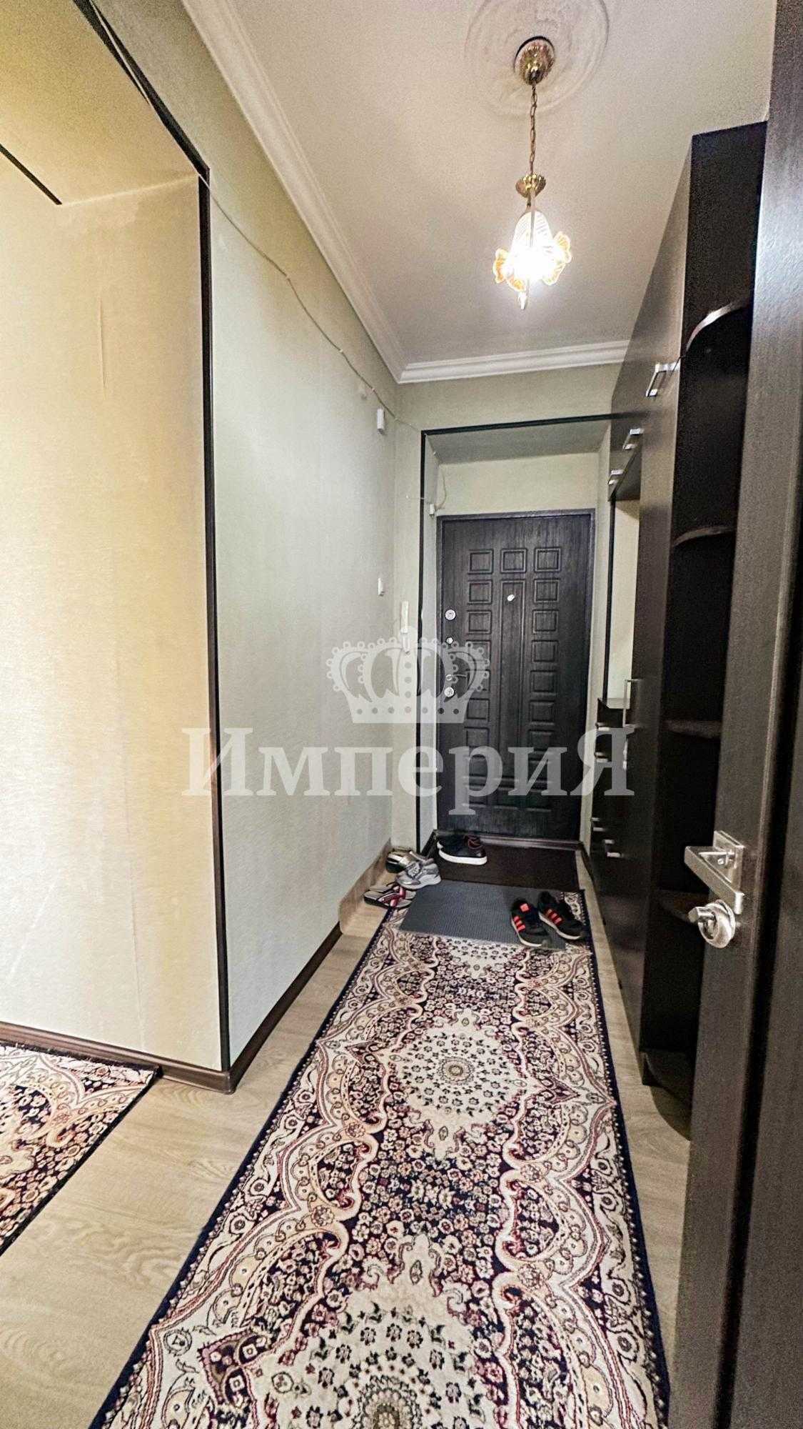 Продается уютная трехкомнатная квартира в центре Ернур Империя