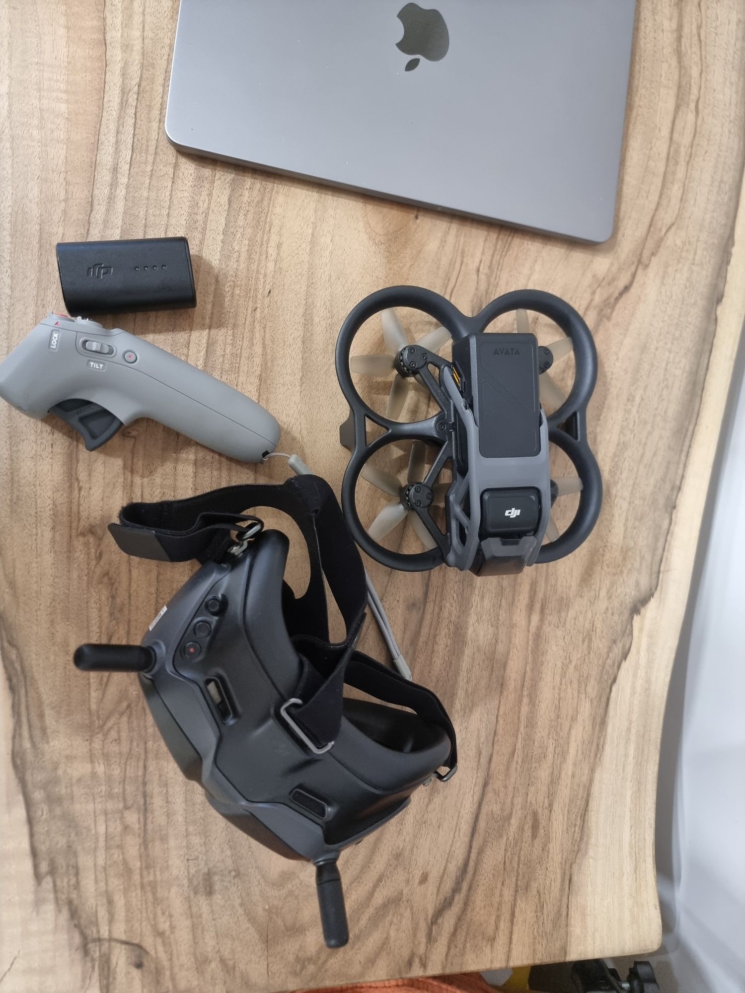 Dji avata комплект для на начала идеально , есть все включая сумку.