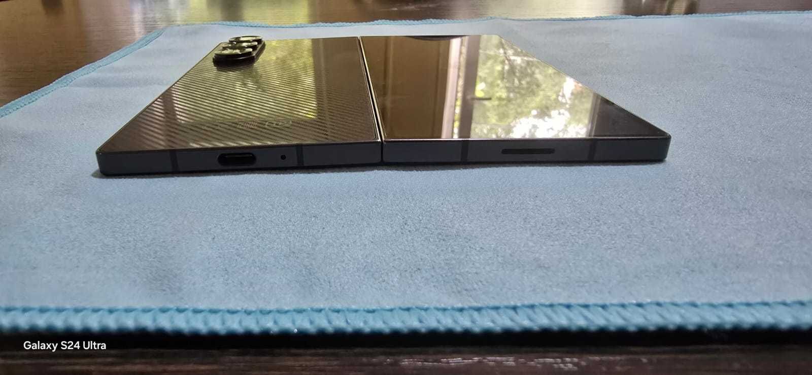 Продам Samsung Z Fold 6,  12/256.  Черный карбон