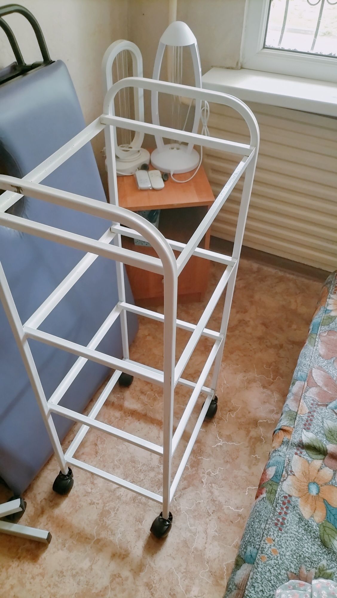 Помощник сатылады