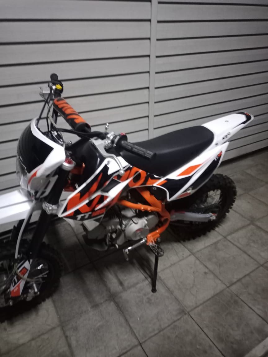 Продам мотоцикл KAYO TT125 EM