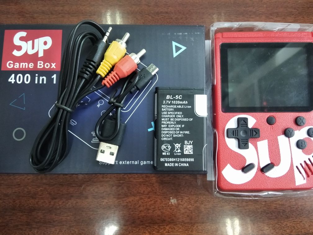 Портативная игровая приставка SUP Game Box со встроенными играми