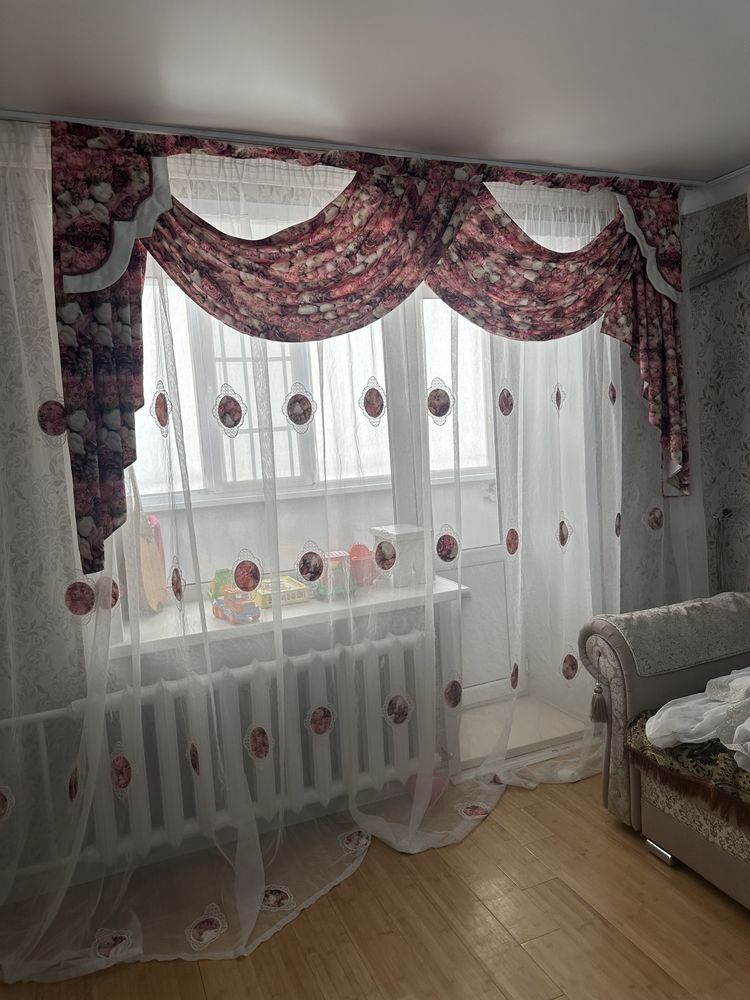 Продам шторы и белую тюль в хорошем качестве