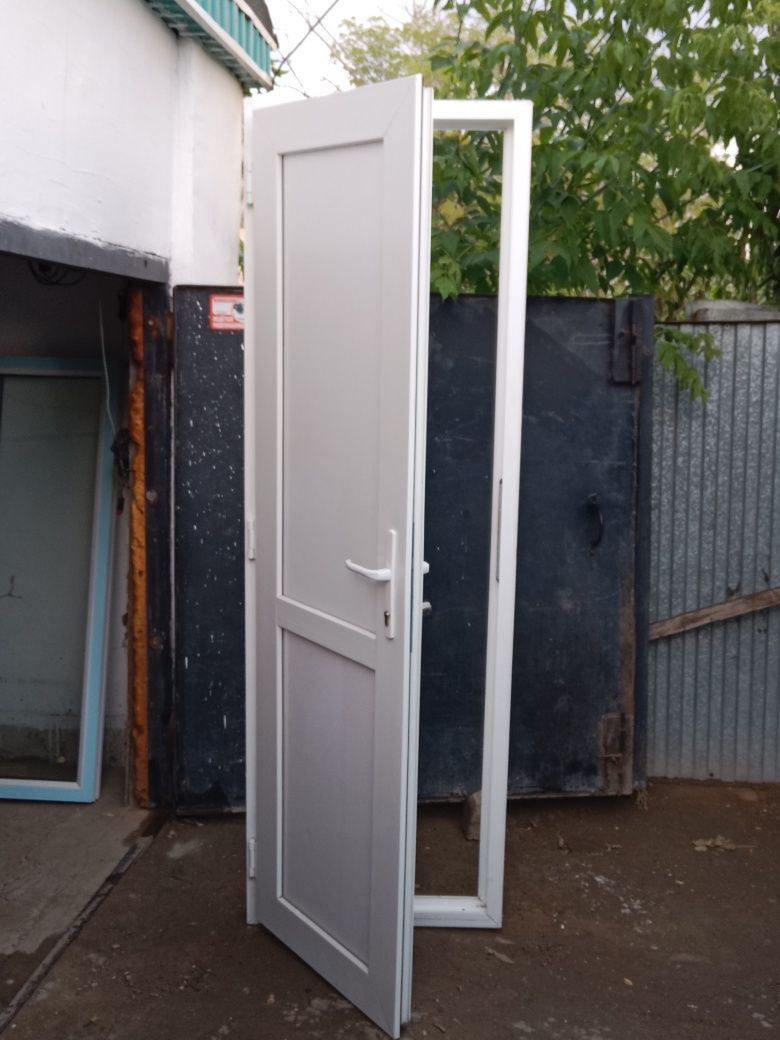 Продам дверь бу 220 х 70 220 х 93