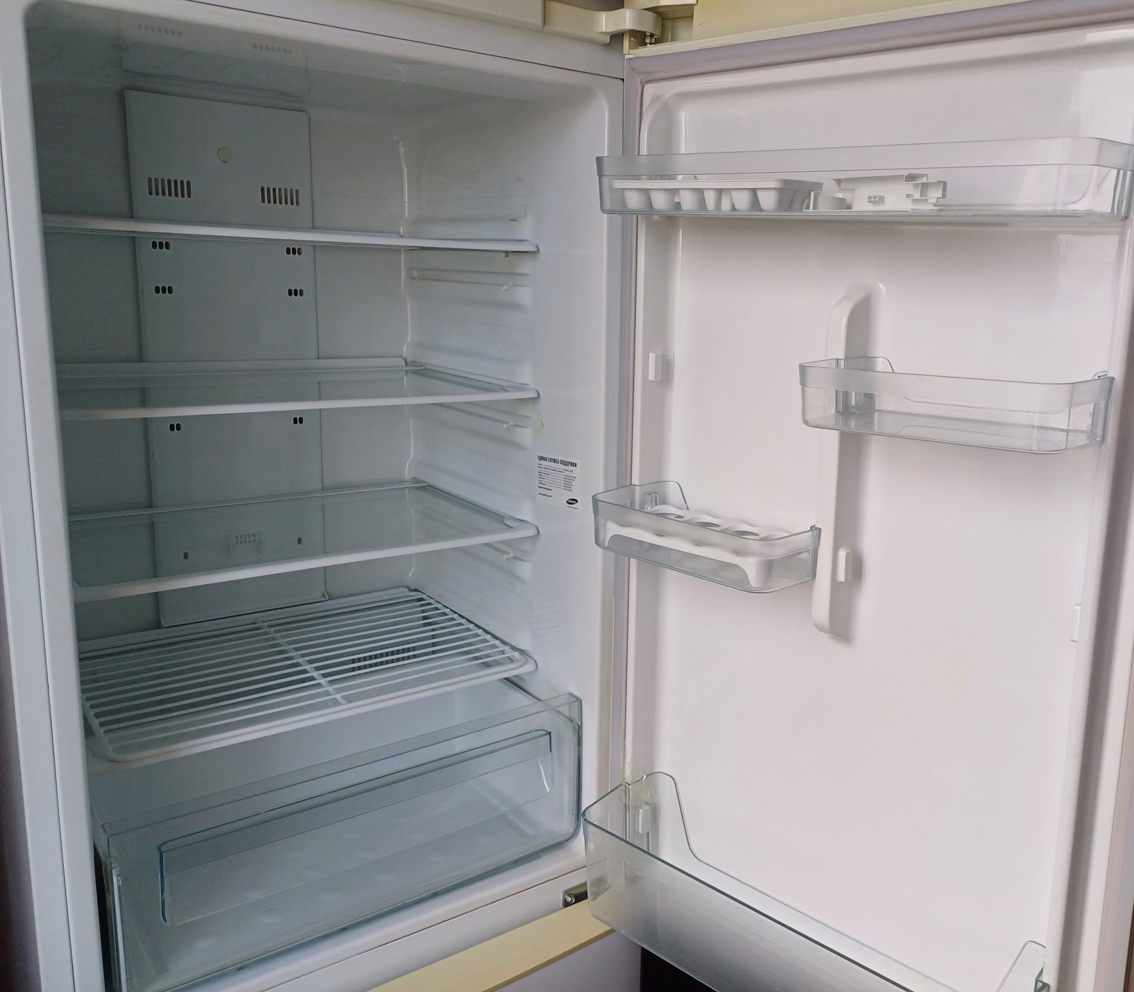 Продам холодильник SAMSUNG  NO FROST