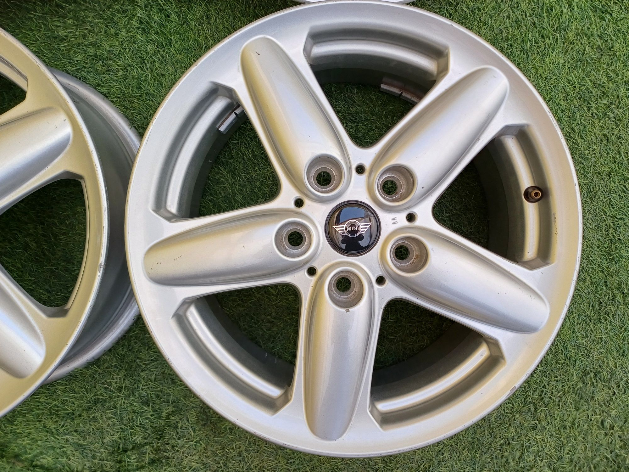 Диски R16 5×120 на MINI Cooper.