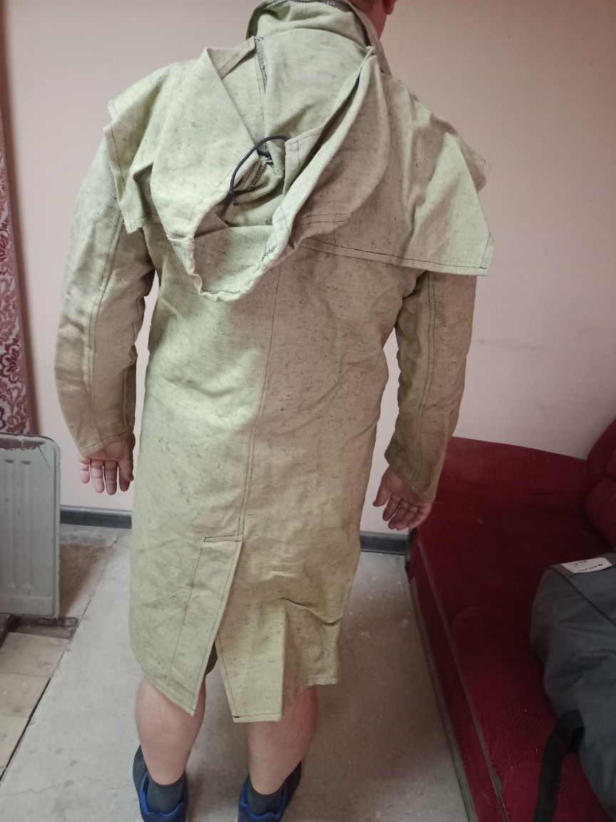 Новый брезентовый плащ