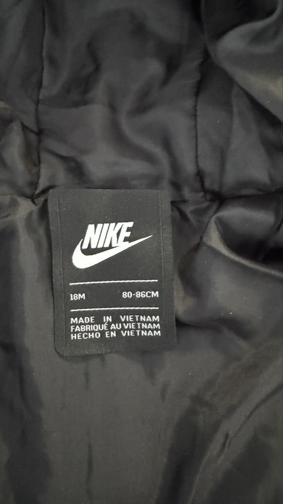 Продам детскую куртку nike. Оригинал. На 18 месяцев