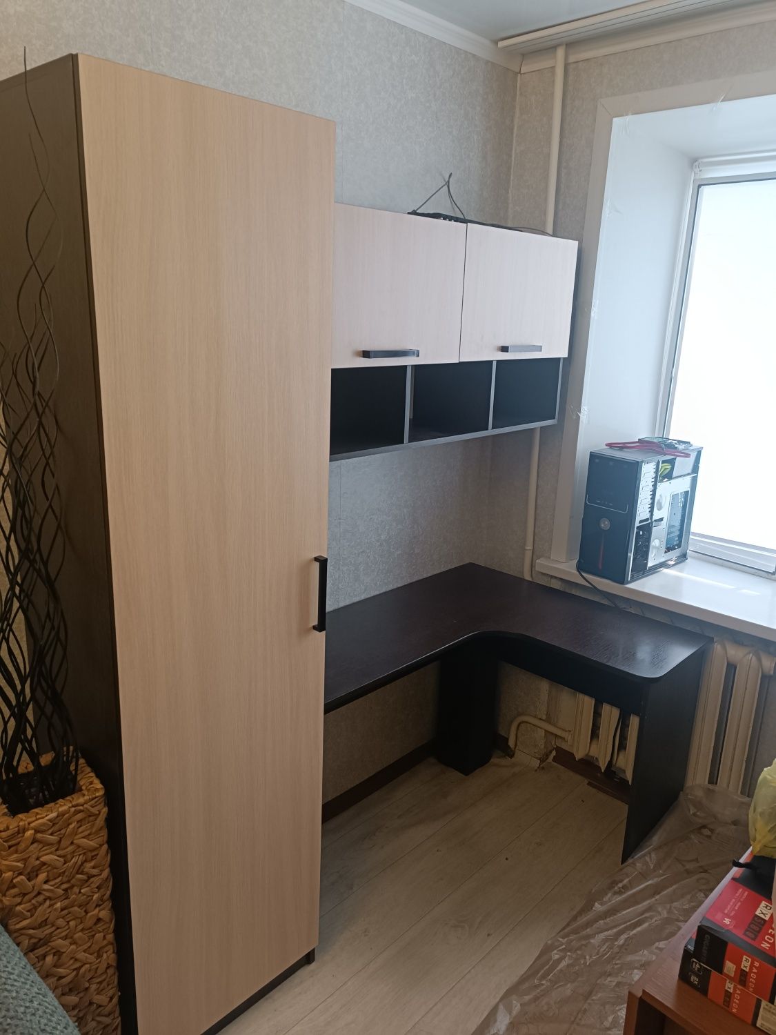 Продам стол компьютерный