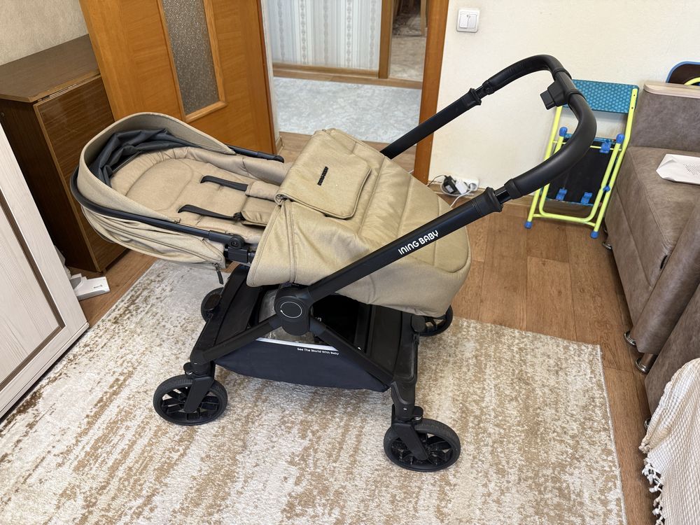 Продам коляску Ining baby 2 в 1 бежевая D900
