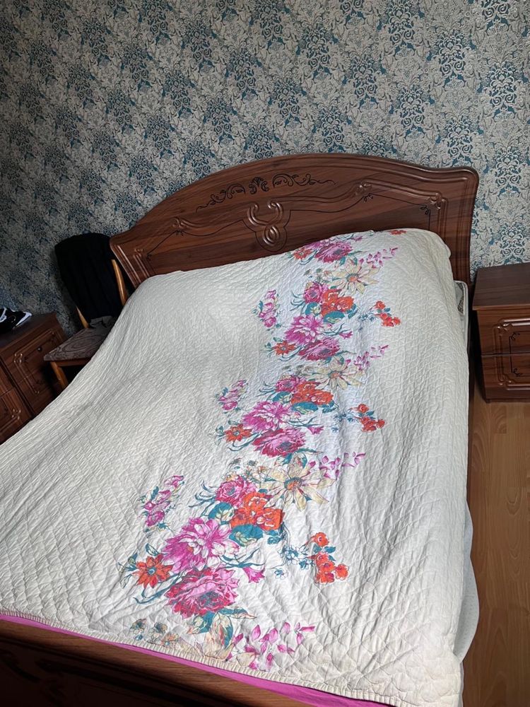 Продам спальный гарнитур