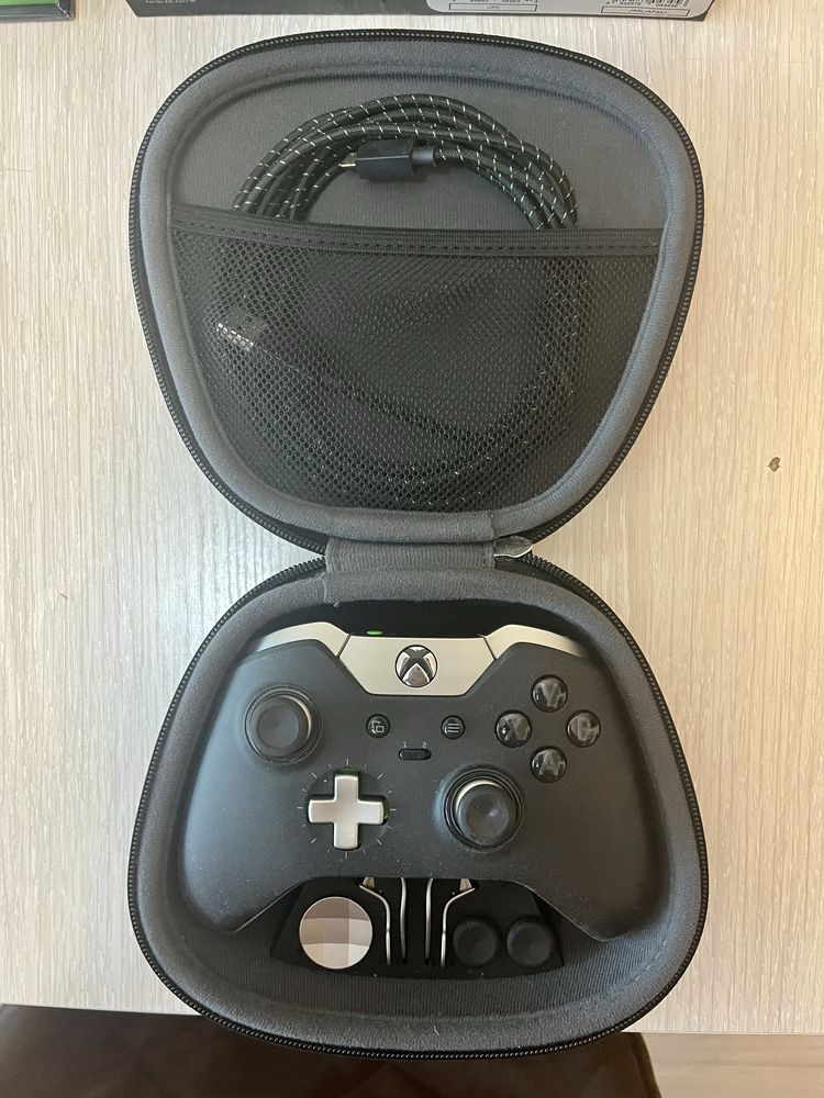 Xbox Elite Wireless Controller (модель 1698).
