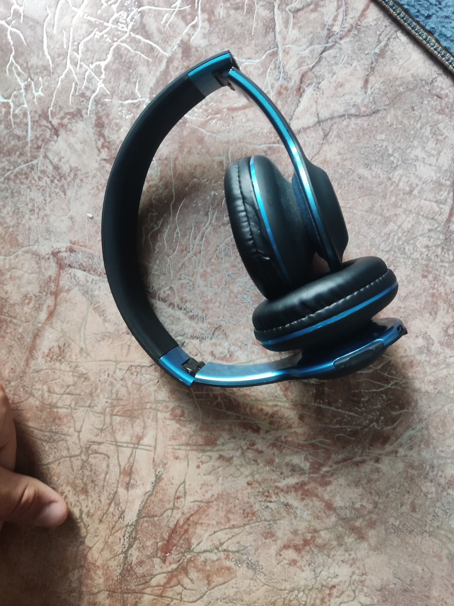 Беспроводные наушники JBL