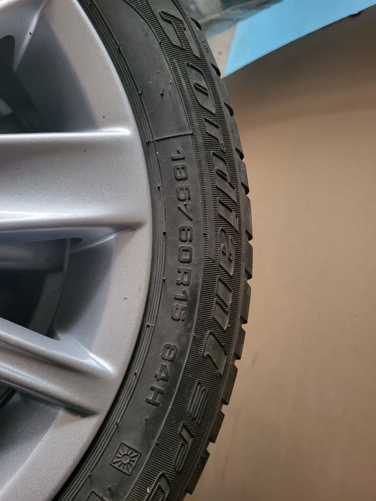 Продам диски с резиной R15
