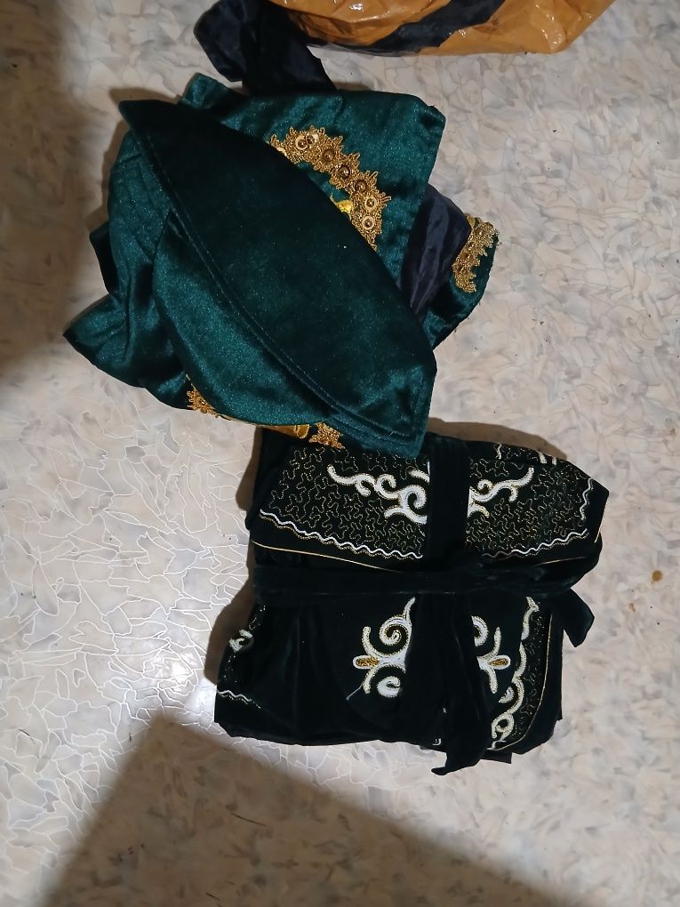 Продаю два Казахский национальная костюм