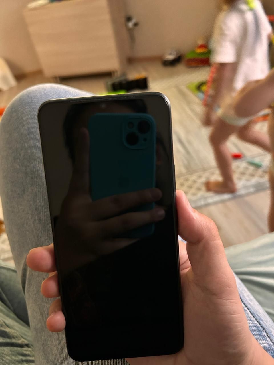 Срочно Продам телефон Vivo V21e