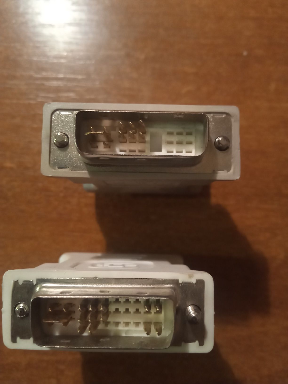 новые USB шнуры ,длина 2,3метра,переходники с dvi на вга