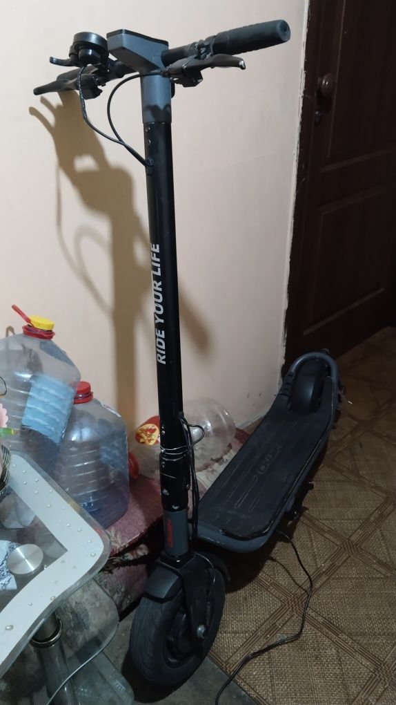 Электросамокат продам