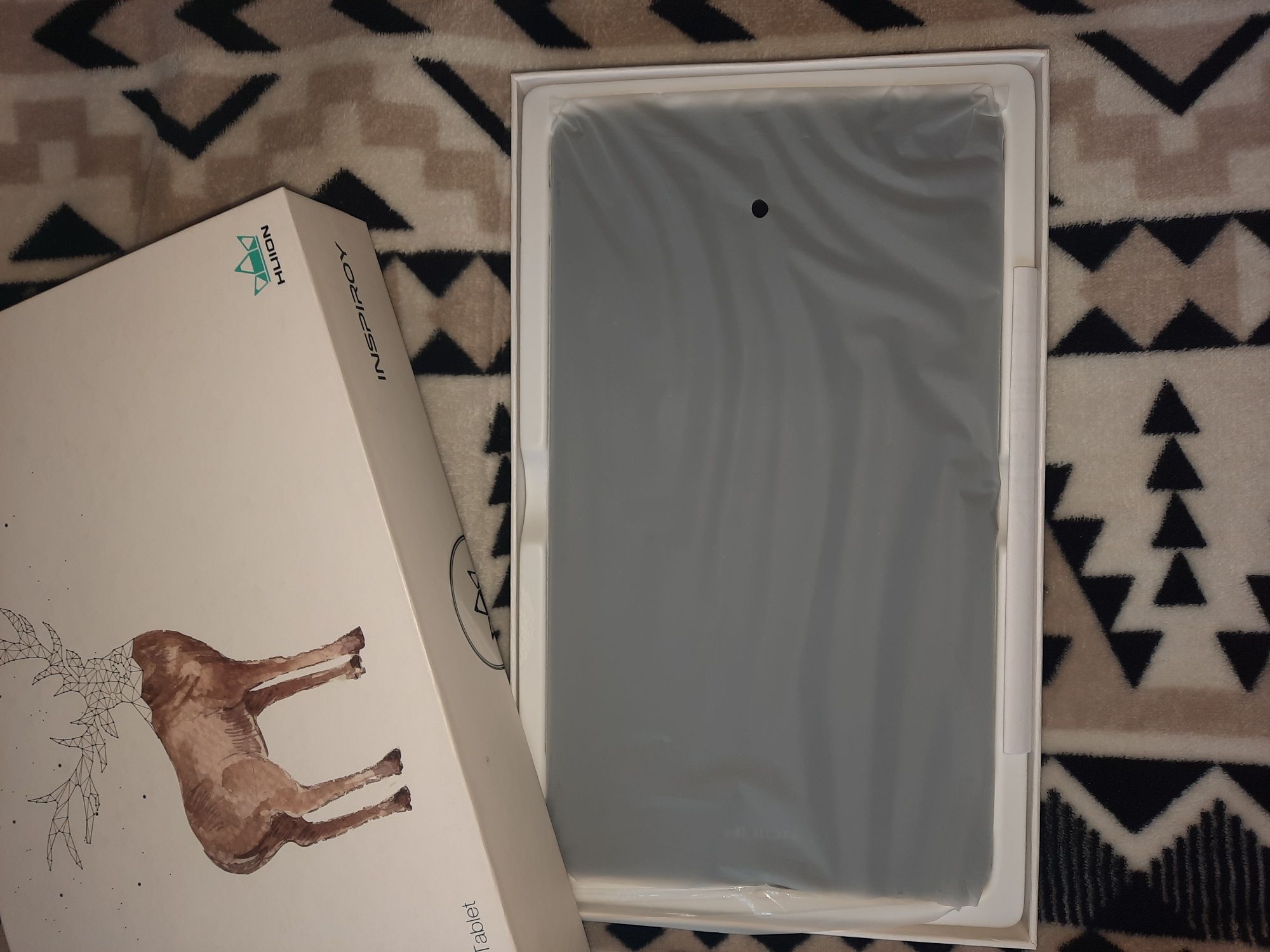 Продам графический планшет Huion H640P черный